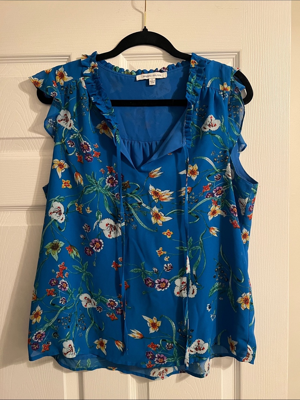 Rose & Olive Blue Floral Ruffled V-Neck Sleeveless Blouse